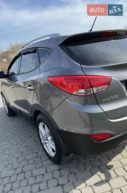 Внедорожник / Кроссовер Hyundai ix35 2011 в 
