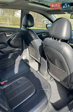 Внедорожник / Кроссовер Hyundai ix35 2011 в 