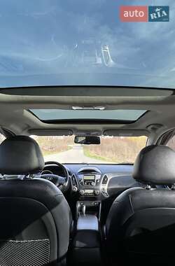 Внедорожник / Кроссовер Hyundai ix35 2011 в 