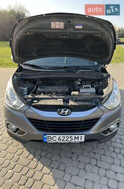 Внедорожник / Кроссовер Hyundai ix35 2011 в 