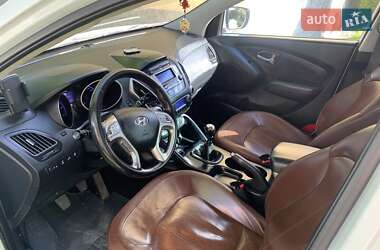 Позашляховик / Кросовер Hyundai ix35 2010 в 