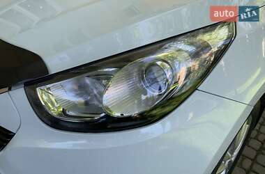Позашляховик / Кросовер Hyundai ix35 2010 в 
