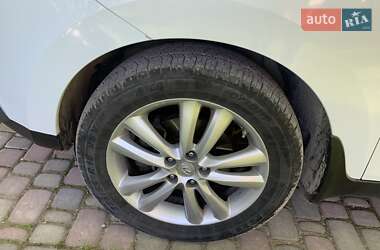 Позашляховик / Кросовер Hyundai ix35 2010 в 