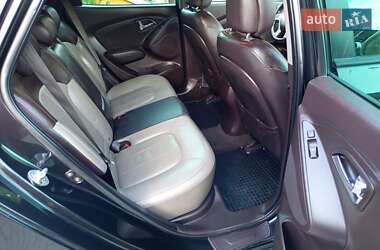 Внедорожник / Кроссовер Hyundai ix35 2010 в 