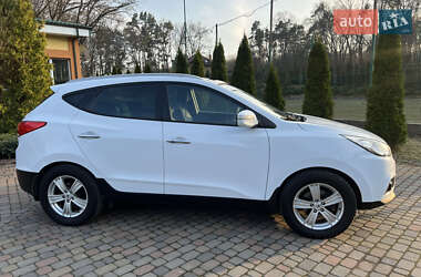 Позашляховик / Кросовер Hyundai ix35 2011 в 