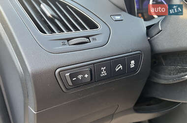 Позашляховик / Кросовер Hyundai ix35 2011 в 