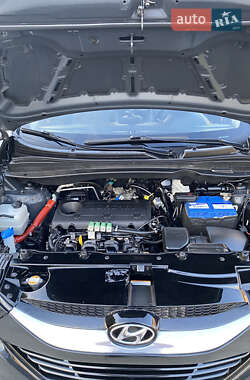 Внедорожник / Кроссовер Hyundai ix35 2010 в 