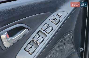Позашляховик / Кросовер Hyundai ix35 2012 в 