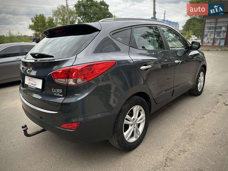 Позашляховик / Кросовер Hyundai ix35 2010 в Сумах