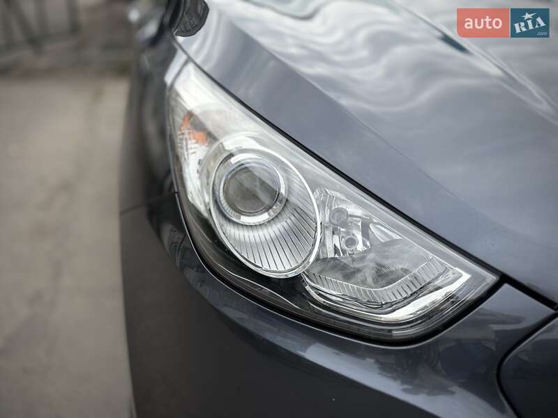 Позашляховик / Кросовер Hyundai ix35 2010 в Сумах