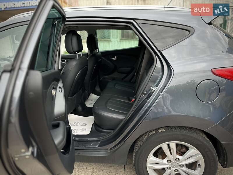 Позашляховик / Кросовер Hyundai ix35 2010 в Сумах