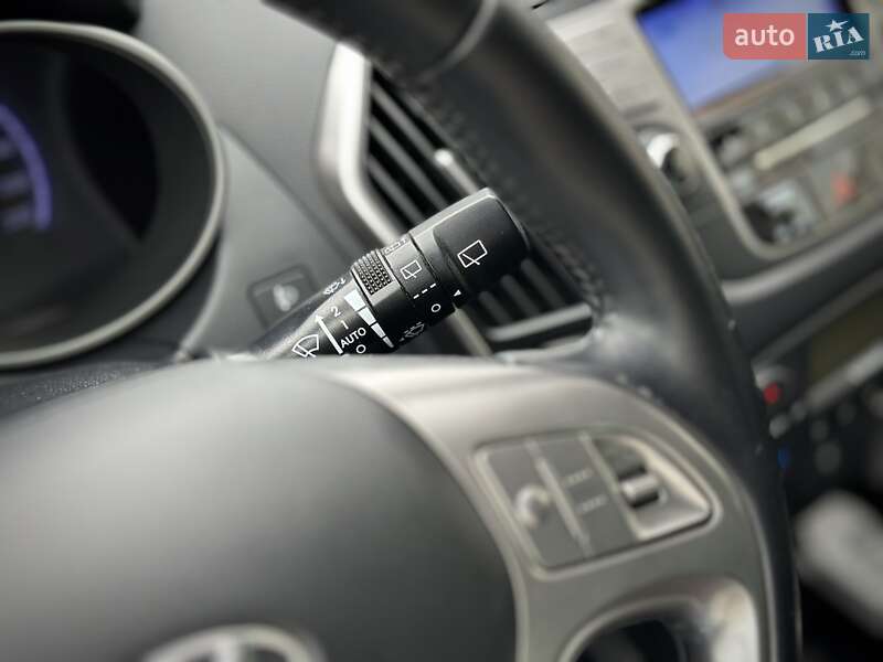 Позашляховик / Кросовер Hyundai ix35 2010 в Сумах