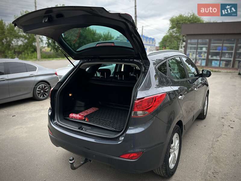 Позашляховик / Кросовер Hyundai ix35 2010 в Сумах