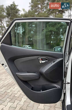 Позашляховик / Кросовер Hyundai ix35 2011 в 
