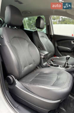 Позашляховик / Кросовер Hyundai ix35 2011 в 
