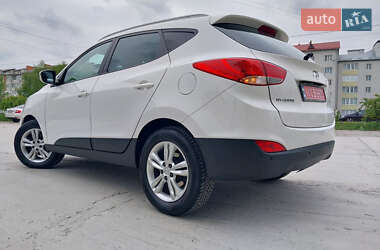 Внедорожник / Кроссовер Hyundai ix35 2012 в 