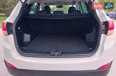 Внедорожник / Кроссовер Hyundai ix35 2012 в 