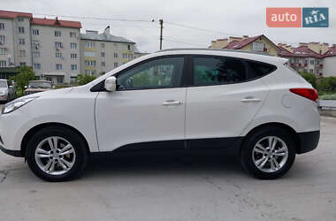 Внедорожник / Кроссовер Hyundai ix35 2012 в 