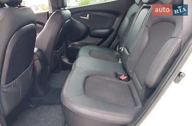 Внедорожник / Кроссовер Hyundai ix35 2012 в 