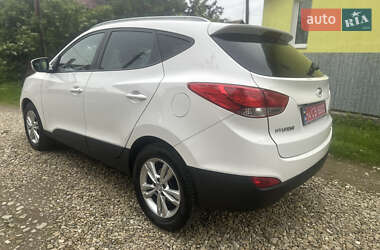 Внедорожник / Кроссовер Hyundai ix35 2012 в 