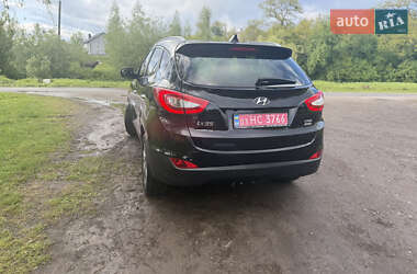 Позашляховик / Кросовер Hyundai ix35 2015 в 