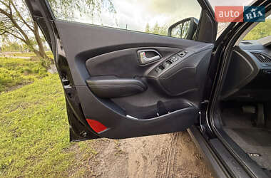Позашляховик / Кросовер Hyundai ix35 2015 в 