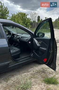 Позашляховик / Кросовер Hyundai ix35 2010 в 