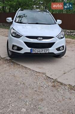 Позашляховик / Кросовер Hyundai ix35 2010 в 