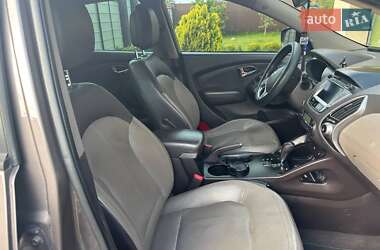 Позашляховик / Кросовер Hyundai ix35 2011 в 