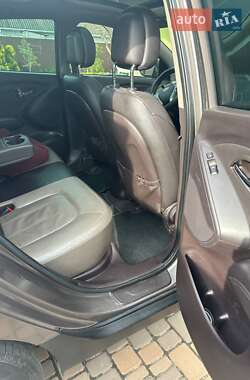 Позашляховик / Кросовер Hyundai ix35 2011 в 