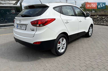 Позашляховик / Кросовер Hyundai ix35 2011 в 