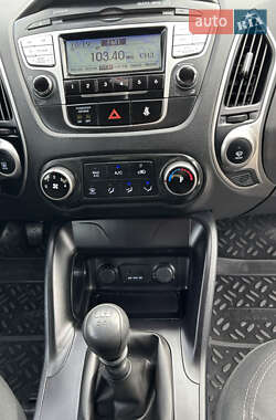 Позашляховик / Кросовер Hyundai ix35 2011 в 