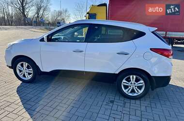 Позашляховик / Кросовер Hyundai ix35 2012 в 
