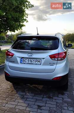 Внедорожник / Кроссовер Hyundai ix35 2010 в 
