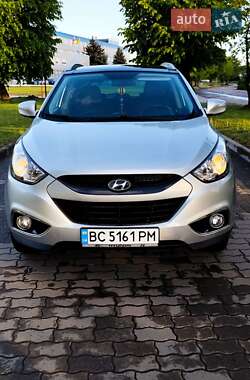 Внедорожник / Кроссовер Hyundai ix35 2010 в 