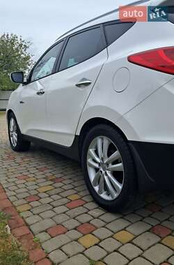 Позашляховик / Кросовер Hyundai ix35 2013 в 
