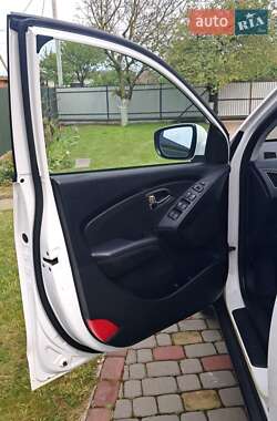 Позашляховик / Кросовер Hyundai ix35 2013 в 