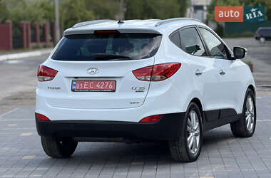 Позашляховик / Кросовер Hyundai ix35 2010 в 
