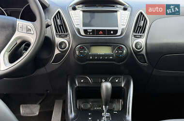 Позашляховик / Кросовер Hyundai ix35 2010 в 