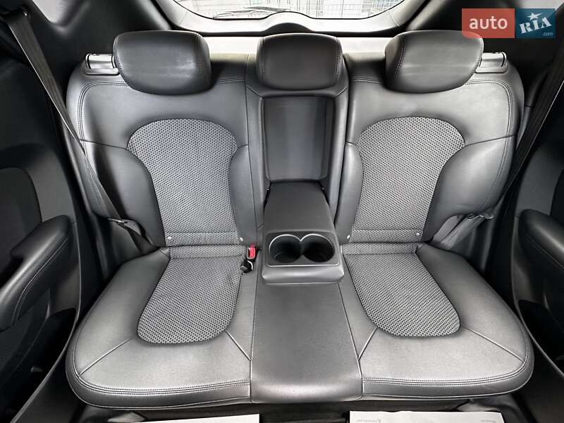 Внедорожник / Кроссовер Hyundai ix35 2011 в Сумах