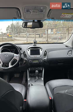 Позашляховик / Кросовер Hyundai ix35 2013 в 