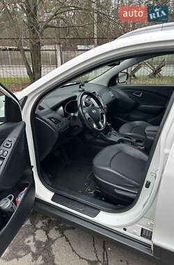 Позашляховик / Кросовер Hyundai ix35 2013 в 
