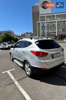 Позашляховик / Кросовер Hyundai ix35 2012 в 
