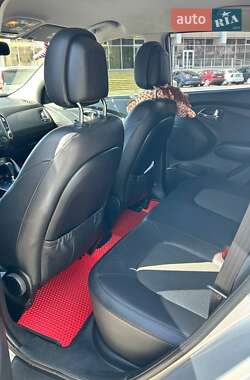 Позашляховик / Кросовер Hyundai ix35 2012 в 