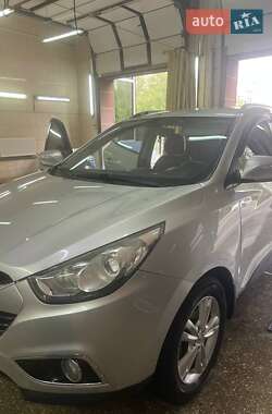 Позашляховик / Кросовер Hyundai ix35 2011 в 