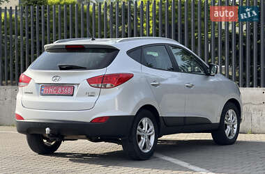 Внедорожник / Кроссовер Hyundai ix35 2011 в 