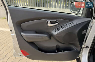 Внедорожник / Кроссовер Hyundai ix35 2011 в 