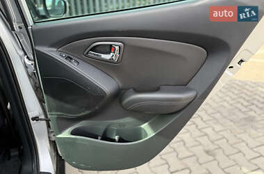 Внедорожник / Кроссовер Hyundai ix35 2011 в 