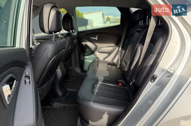 Внедорожник / Кроссовер Hyundai ix35 2011 в 