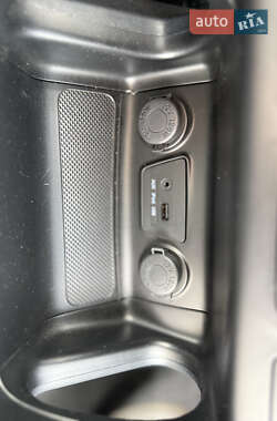 Внедорожник / Кроссовер Hyundai ix35 2011 в 